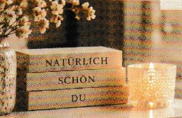 Kerzen- und Dekorationsmotiv aus dem bereitgestellten Flyer